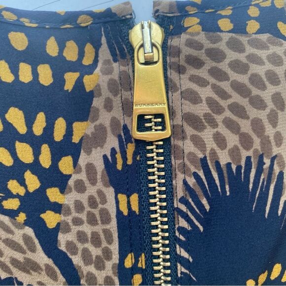 Burberry 3/4 Sleeve Printed A-Line Knee-Length Dress in Dark Camel sz 8 - Picture 9 of 10